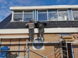 Plaatsing zonnepanelen (deel 2) op dak van kantine op zaterdag 28 januari 2023 (12/22)